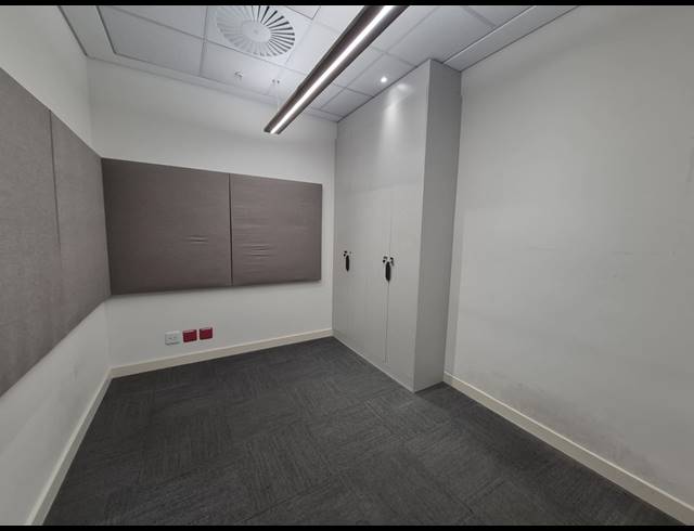 1,098M² OFFICE TO LET IN SANDTON CENTRAL